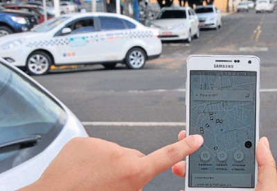 Empresa Uber afirma que decreto municipal fere o livre transporte e prejudica motoristas - Foto: Valdenir Rezende/Correio do Estado