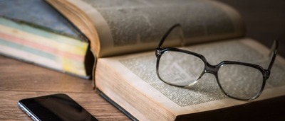 Mulher é detida por tentar vender diplomas falsos © Pixabay