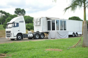 Carreta é adaptada para receber pacientes a partir de março (Foto: Alcides Neto)