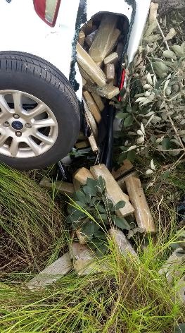 Bope apreende quase uma tonelada de maconha, após motorista tentar fuga Bope apreende quase uma tonelada de maconha, após motorista tentar fuga