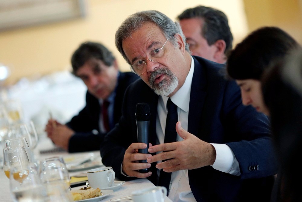 Jungmann em encontro com correspondentes internacionais em Brasília (Foto: Ueslei Marcelino/Reuters)