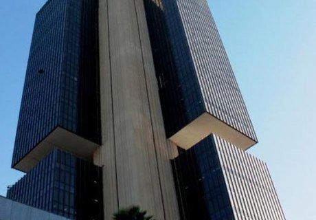 Banco Central reduz juros básicos da economia para 6,5% ao ano Banco Central reduz juros básicos da economia para 6,5% ao ano
