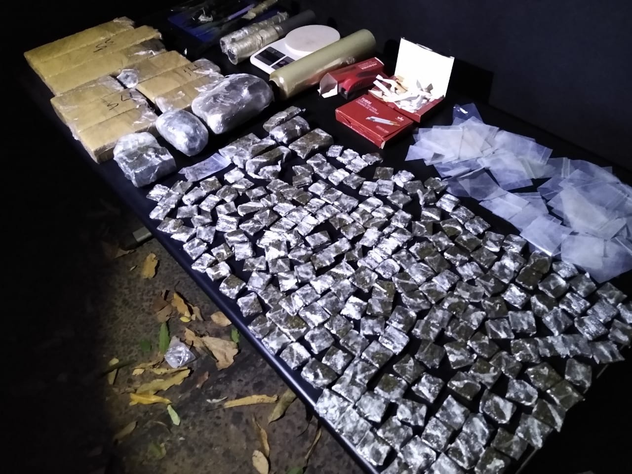 PM fecha ponto de distribuição de drogas no Parque do Lageado Divulgação