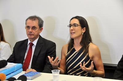 Delegados Lauretto e Aline durante coletiva de imprensa em agosto. - Foto: Valdenir Rezende/Arquivo