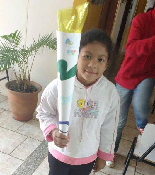 Crianças do Programa de Esporte e Lazer fazem arte com tema das Olimpíadas 2016