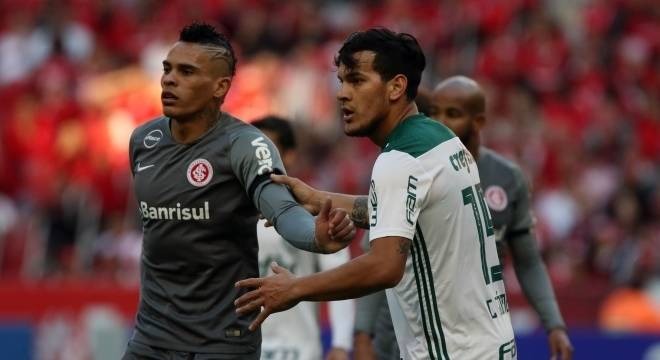 Inter, de Álvez, e Palmeiras, de Gómez, ficaram no 0 a 0 no Beira-Rio. Raul Pereira/Estadão