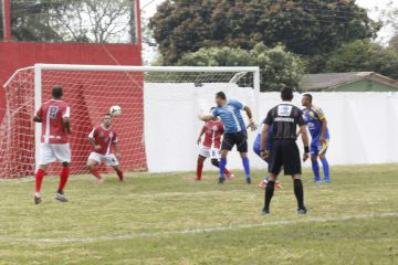 Seis já são as equipes classificadas para a 3ª fase da Copa Assomasul Foto: Edson Ribeiro
Jardim (vermelho) e São Gabriel do Oeste