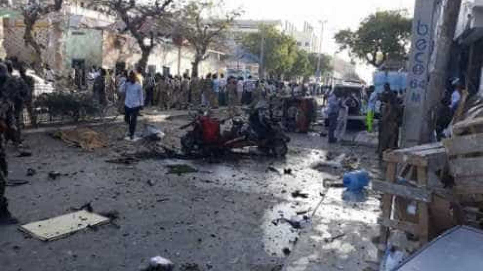 Atentado com carro-bomba deixa mortos na Somália