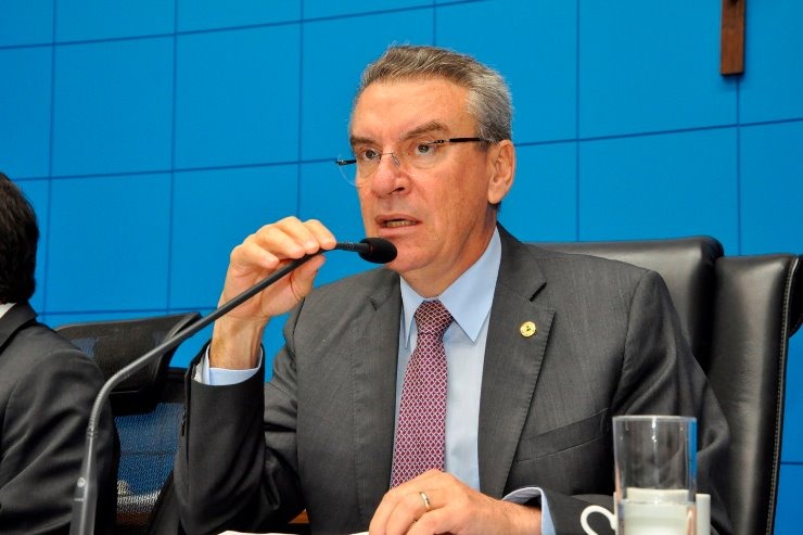 Mesa Diretora disciplina vida funcional dos servidores da Assembleia Deputado Paulo Corrêa, presidente da Assembleia Legislativa, considera os atos um avanço para a Casa de Leis. Luciana Nassar