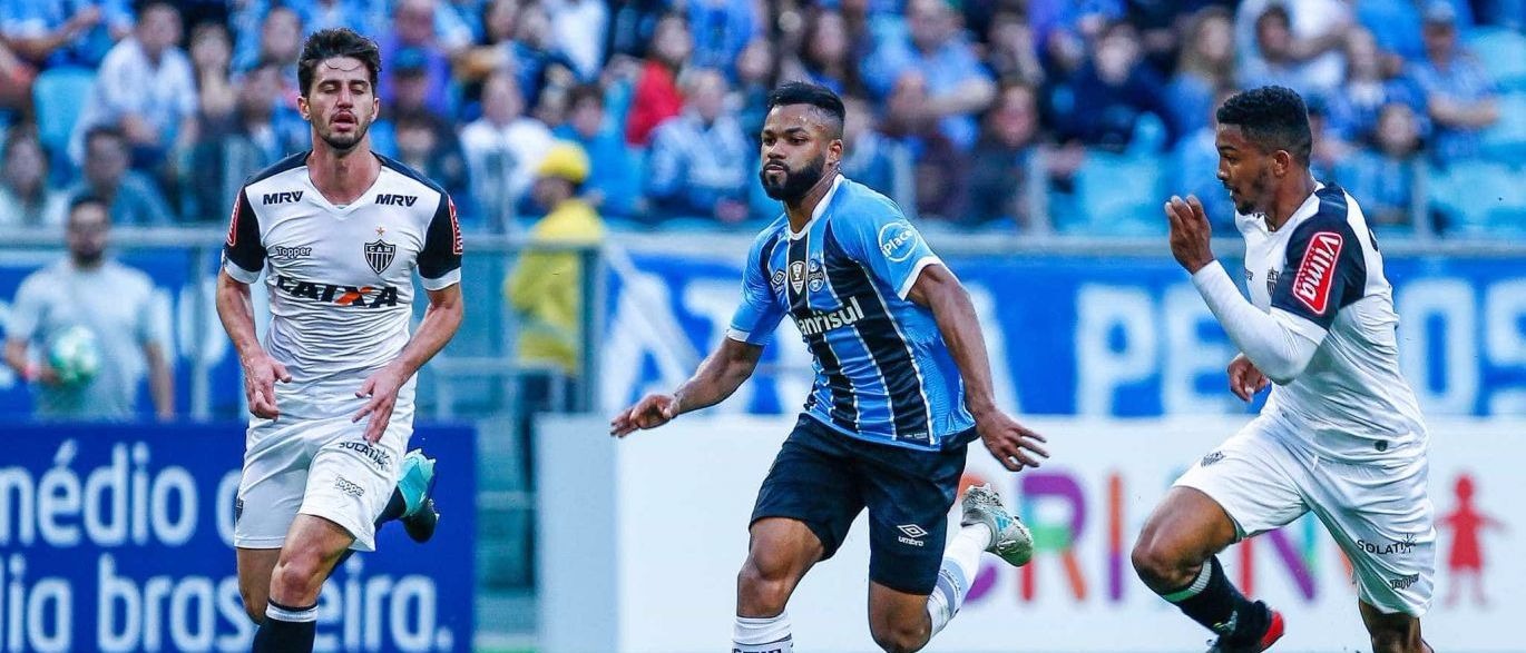Grêmio passa fácil pelo Atlético-MG e segue na cola do Corinthians LUCAS UEBEL/GREMIO FBPA