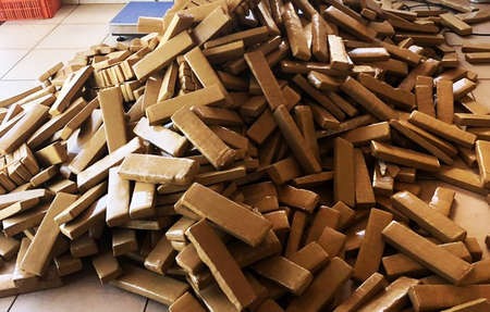 PM apreende cerca de 7 milhões de maços de cigarros e 150 toneladas de drogas em 2019 PM apreende cerca de 7 milhões de maços de cigarros e 150 toneladas de drogas em 2019