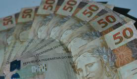 Renda média domiciliar per capita do brasileiro é R$ 1.052, diz IBGE Os maiores rendimentos nominais domiciliares estão todos localizados nas regiões Centro-Oeste, Sul e SudesteArquivo/Agência Brasil