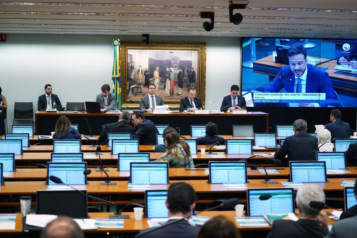 Deputados fazem reivindicações na comissão da Reforma da Previdência Pablo Valadares/Câmara dos Deputados