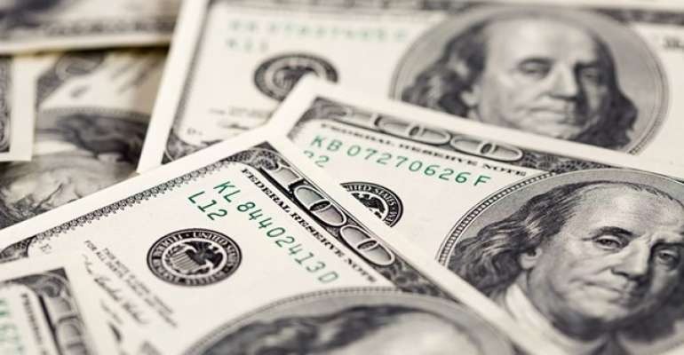 Dólar abre a semana em queda, cotado a R$ 4,08