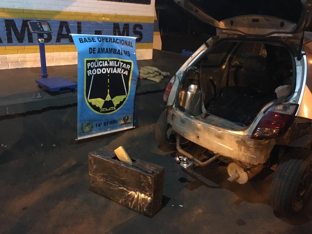 Traficante é preso com droga escondida em fundo falso de Ford Ka Traficante é preso com droga escondida em fundo falso de Ford Ka
