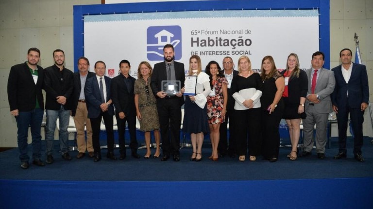 EMHA recebe prêmio nacional por projeto que regulariza moradia de 300 famílias