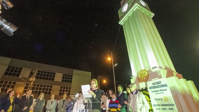 Depois de anos, relógio da Calógeras volta a funcionar