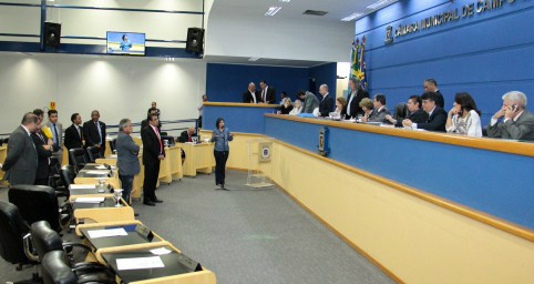 Frente Parlamentar do Idoso reúne-se nesta terça-feira para definir Conselho Consultivo Frente Parlamentar do Idoso reúne-se nesta terça-feira para definir Conselho Consultivo