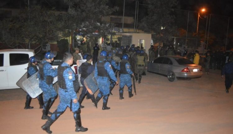 Após guerra entre PCC e Clã Rotela, polícia encontra mais de 100 armas em penitenciária Após guerra entre PCC e Clã Rotela, polícia encontra mais de 100 armas em penitenciária