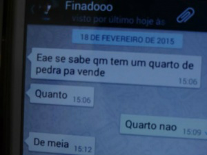 Menor é apreendido, após polícia encontrar em WhatsApp mensagens sobre arma e drogas Ainda nas mensagens que o adolescente teria envolvimento com tráfico de drogas-Foto: Osvaldo Duarte