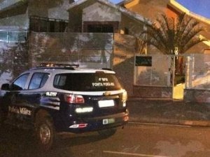 Polícia Militar frente a casa do empresário. Foto: Porã News