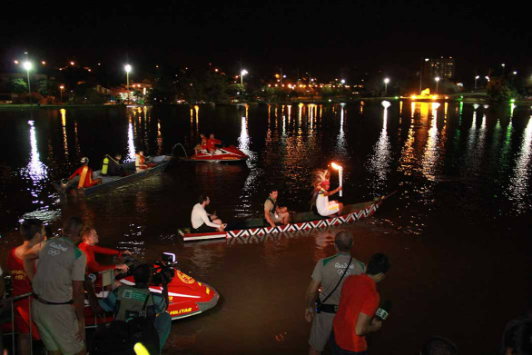 Campo Grande se despede da Tocha Olímpica com grande festa no Parque das Nações Indígenas Campo Grande se despede da Tocha Olímpica com grande festa no Parque das Nações Indígenas