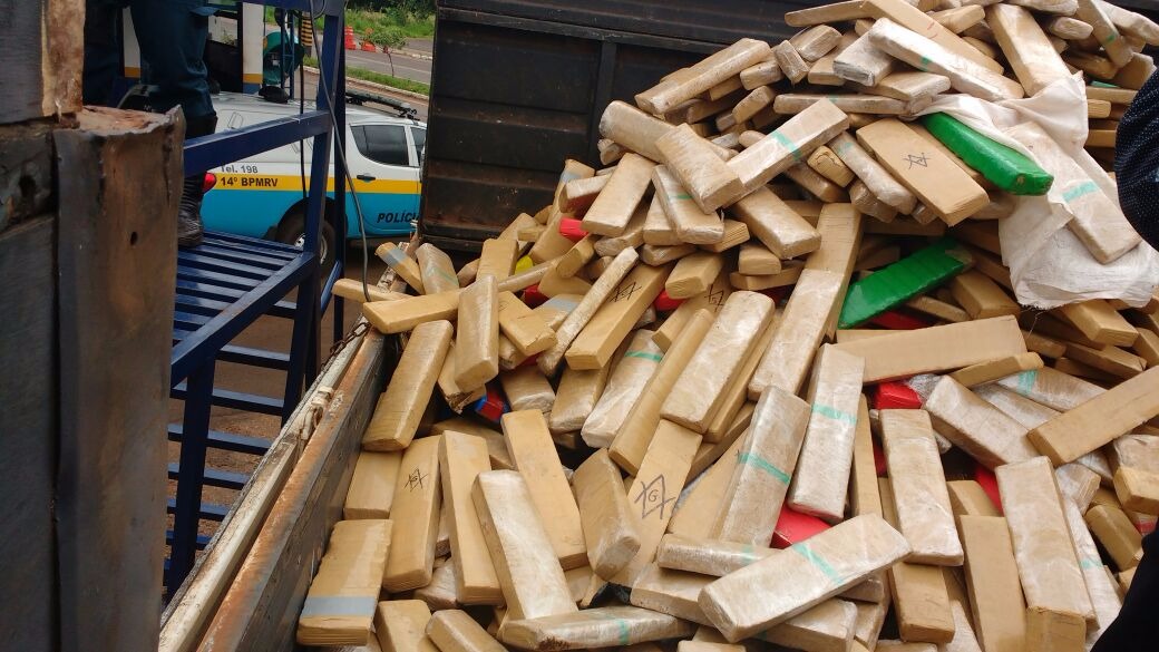 PRE apreende 1,7 tonelada de maconha em semi-reboque