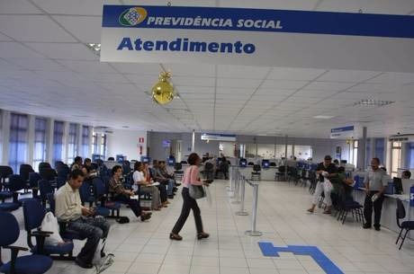 Bancos não respeitam teto de juros no consignado
Rodrigo Clemente/05.01.2009/O Tempo/Estadão Conteúdo