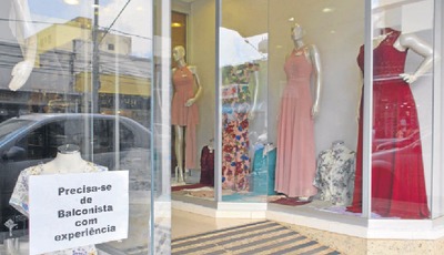 Comércio prevê contratar 5 mil temporários neste fim de ano Contratações no comércio deverão ser intensificadas depois da 1ª quinzena de novembro - Foto: Paulo Ribas / Correio do Estado