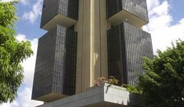 Juros caem para 7,5% ao ano, menor taxa desde abril de 2013