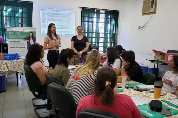 Estagiários do IEL são capacitados para iniciar atendimento no Detranzinho Estagiários do IEL são capacitados para iniciar atendimento no Detranzinho