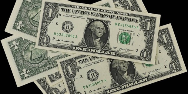Dólar abre estável, negociado na casa de R$ 4,12