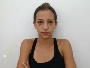 Ela foi autuada em flagrante por tráfico de drogas- Fotos: Osvaldo Duarte