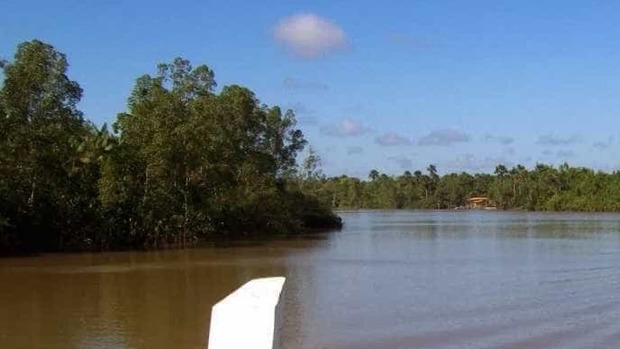 Embarcação naufraga no interior do Amazonas Embarcação naufraga no interior do Amazonas