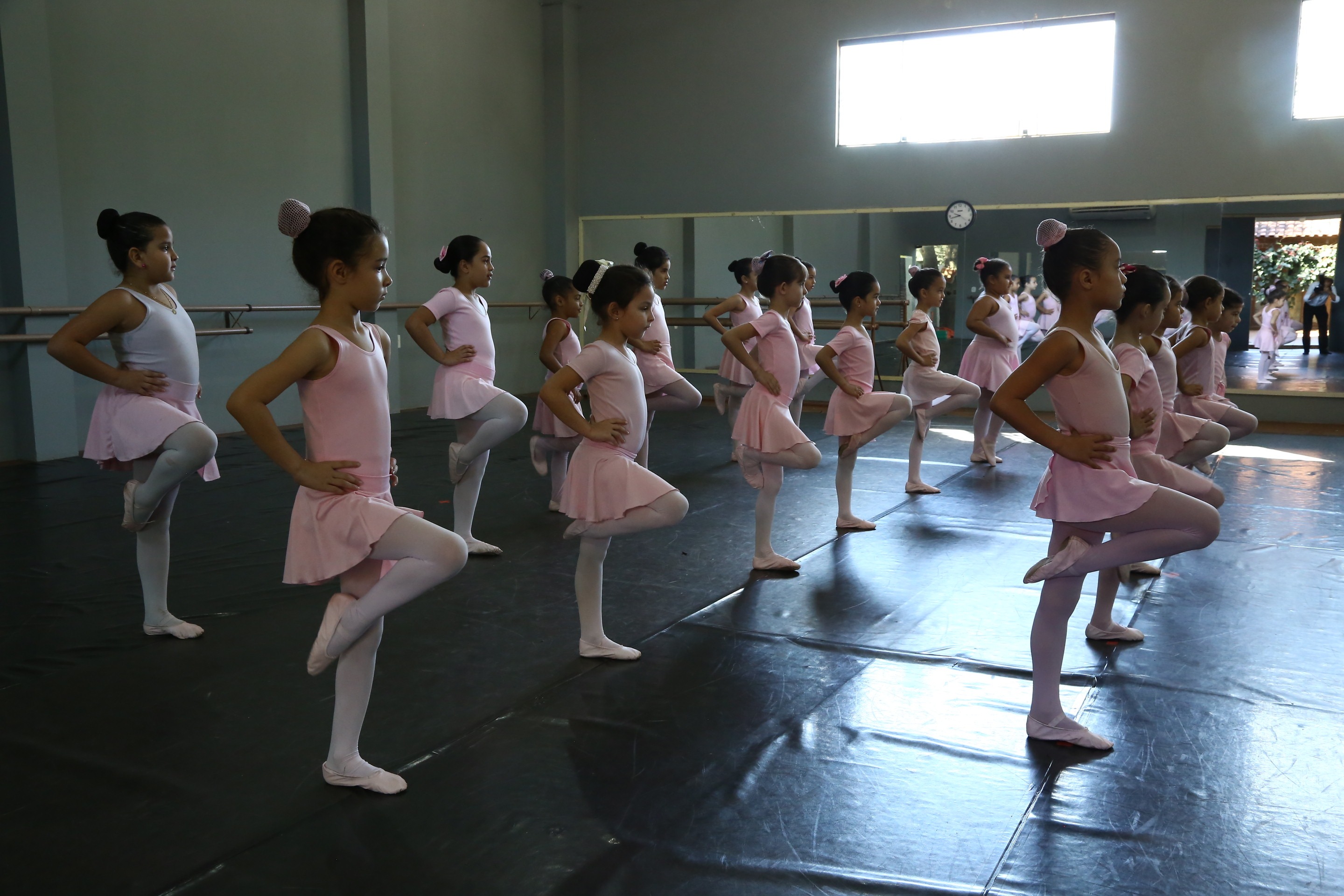 Mais de 500 alunos tem acesso a projetos culturais em 16 pontos de Dourados Mais de 500 alunos tem acesso a projetos culturais em 16 pontos de Dourados