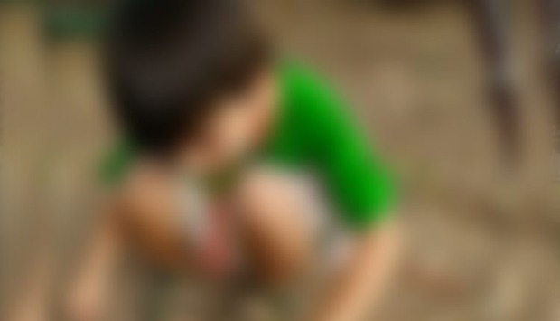 Mulher agride o pai e foge com os dois filhos durante visita