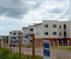 Mulher foi jogada do segundo andar de condomínio - Hojemais