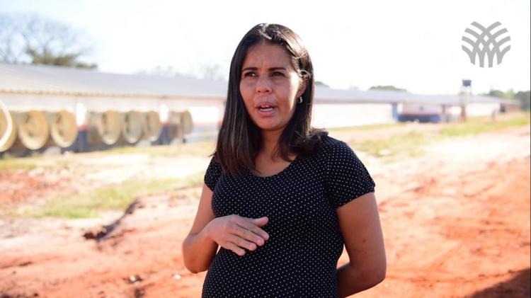 Em Glória de Dourados, avicultora organiza contas e propriedade após assistência técnica e gerencial do Senar/MS Foto: Assessoria