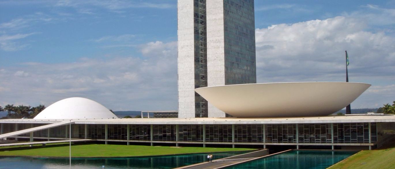 Crise política ameaça paralisar trabalhos da semana no Congresso Crise política ameaça paralisar trabalhos da semana no Congresso