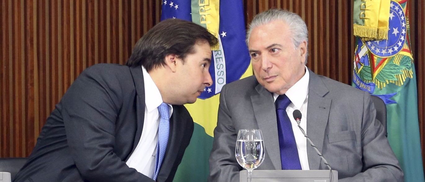 Maia alerta Temer que governo corre risco de derrota até em MPs Maia alerta Temer que governo corre risco de derrota até em MPs