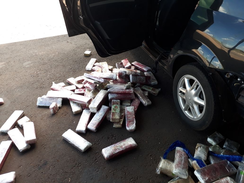 PRE apreende quase 120 kg de maconha escondidos em compartimentos secretos de veículo