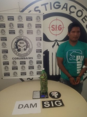 Boliviano que engoliu 82 cápsulas de cocaína é preso após denúncia por aplicativo Divulgação/Polícia Civil