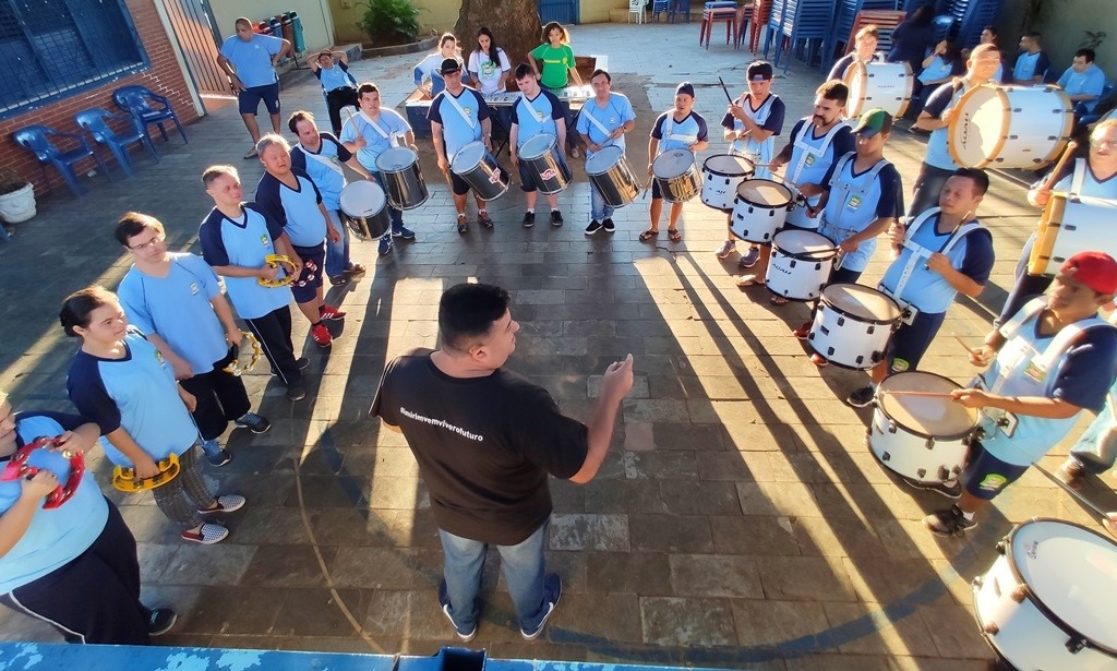 Banda formada por pessoas com Down anima Carnaval em Shopping da Capital Folia será garantida com alunos da Associação Juliano
Varela