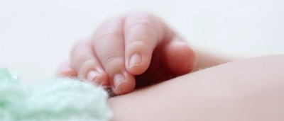 Mãe é suspeita de enterrar bebê dentro de caixa de sapato no AP Mãe é suspeita de enterrar bebê dentro de caixa de sapato no AP