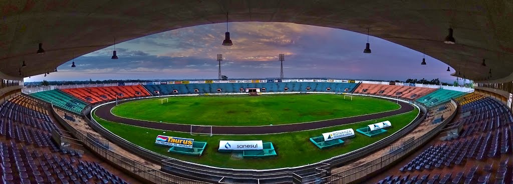 Estádio Douradão.
