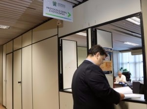 Vereador foi à Assembleia protocolar pedido de impeachment contra governo do Estado - Foto: Divulgação