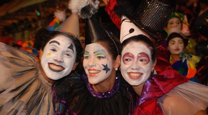Dicas para aproveitar o carnaval de maneira saudável Dicas para aproveitar o carnaval de maneira saudável