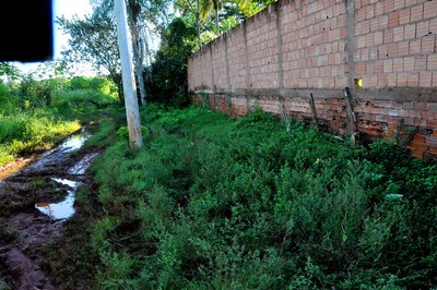 Ladrão é preso após roubar caminhonete e trocar tiros com Batalhão de Choque Na fuga, marginais colidiram veículo contra poste de iluminação - Foto: Valdenir Rezende / Correio do Estado