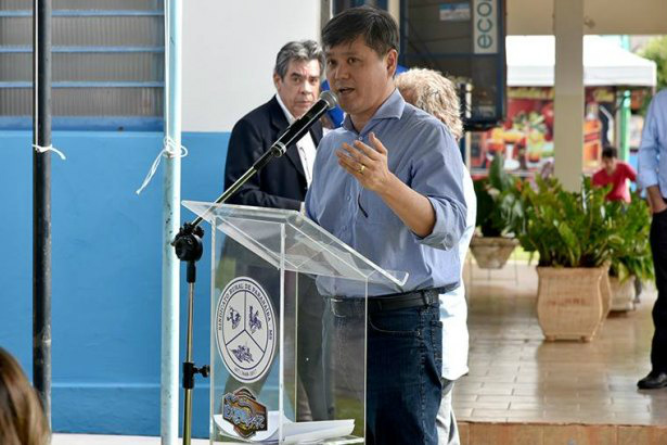 Lideranças rurais destacam importância da educação e gestão durante abertura da Expopar