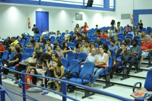 Grupo pretende voltar a Câmara para sessão desta quinta-feira e cobrar atitude de vereadores. (Foto: Alcides Neto)
